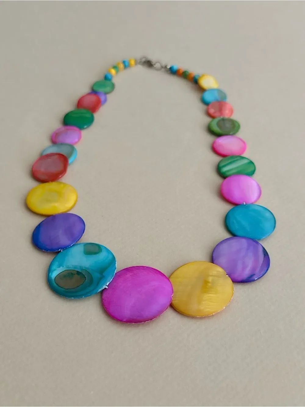 Shell Disc Necklace N2262 - Picture 5 of 5